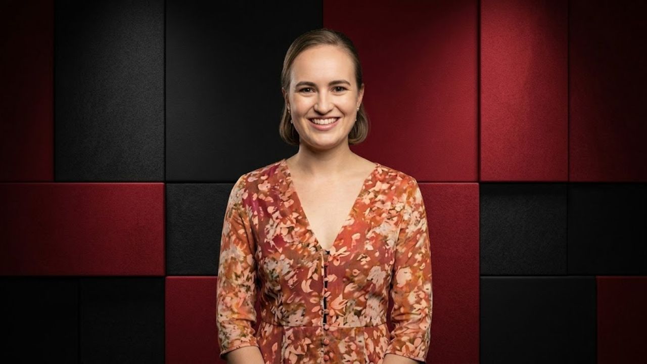 Anya Robbie senior accountant and older sister of Margot Robbie