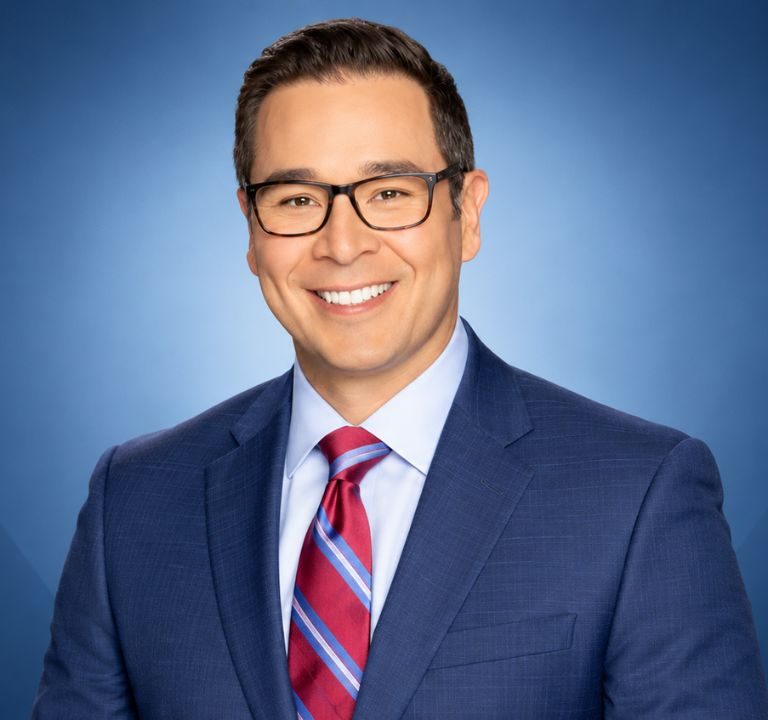 Biography Points – Famous People Biographies & History 18 Rob Elgas age and profile — ABC7 Chicago anchor and reporter